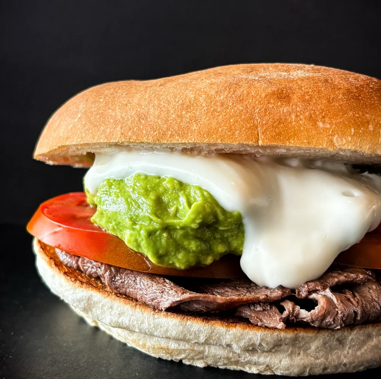Lomito con palta y mayonesa